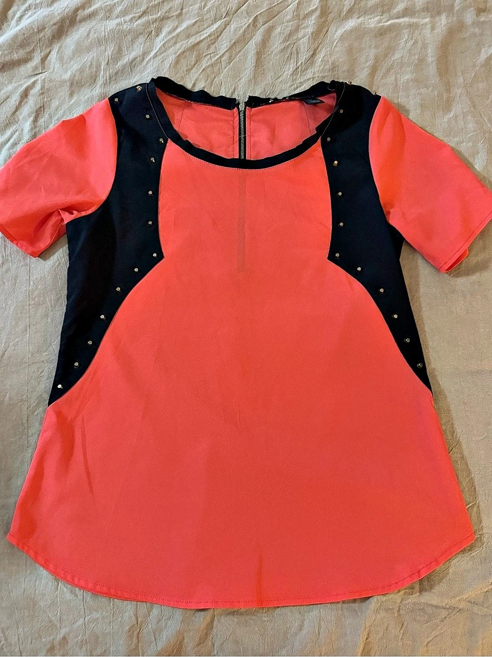 BKE Boutique Orange & Black Stud and Zipper Detail Short Sleeve Top Size Medium